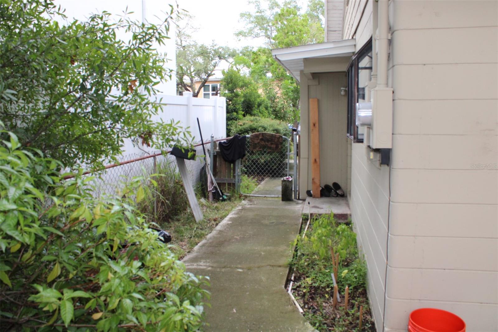 316 COMO ST — photo 8