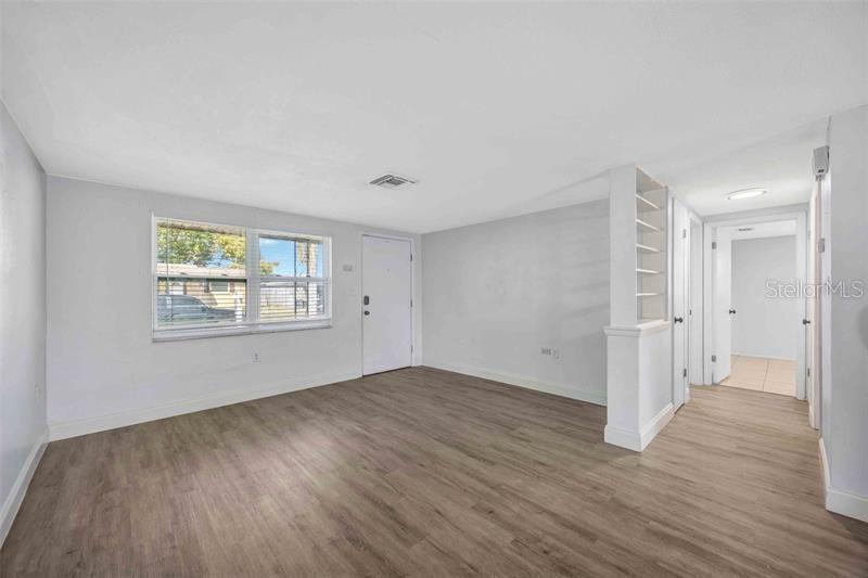 9040 LUNAR LN — photo 10