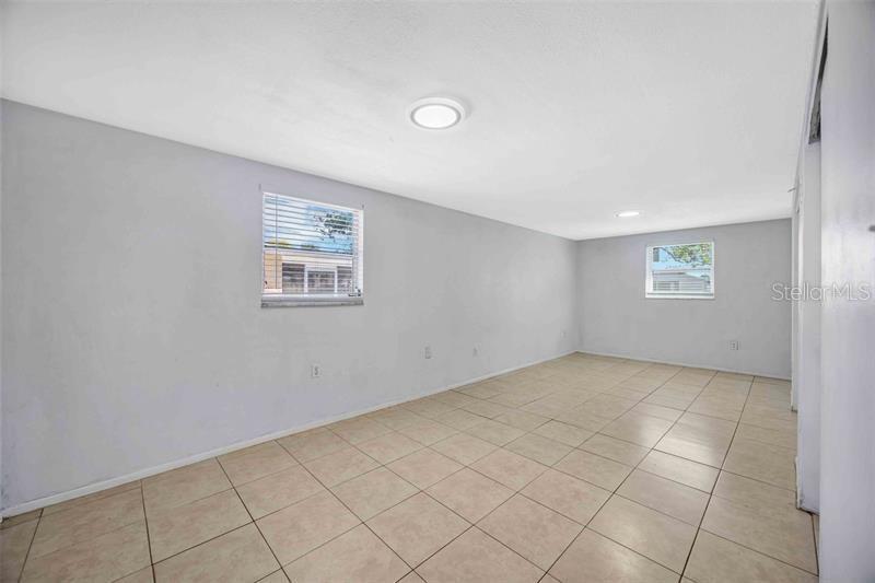 9040 LUNAR LN — photo 9