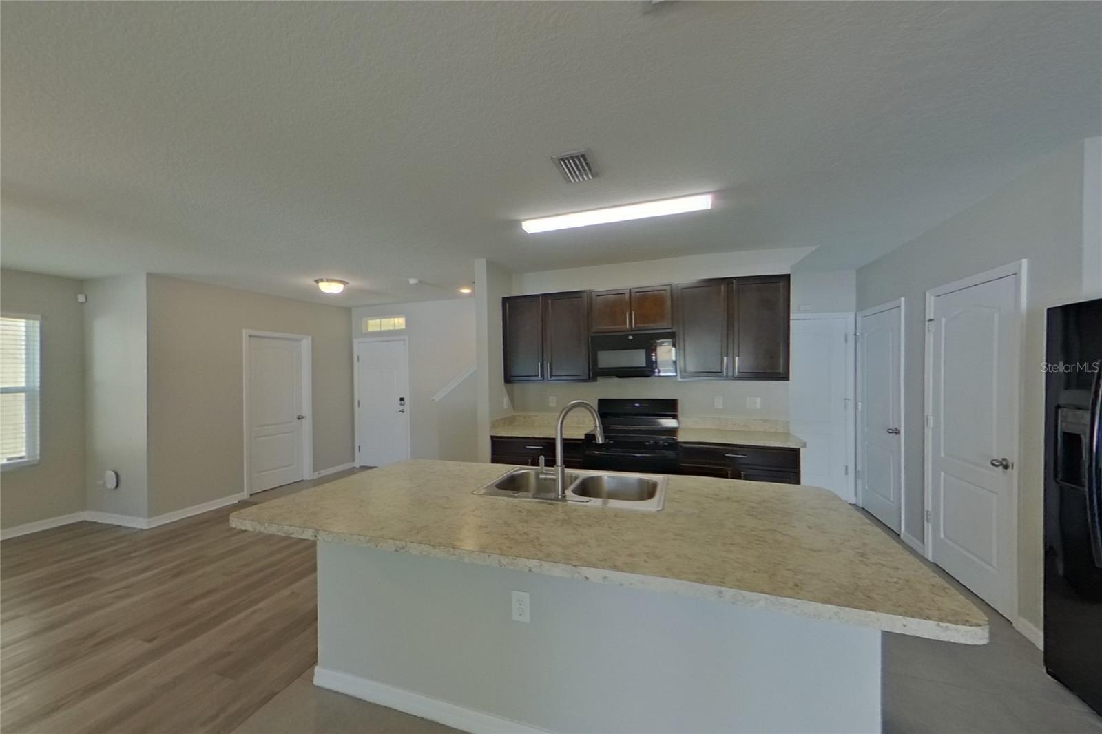 Home in RIVERVIEW — photo 4
