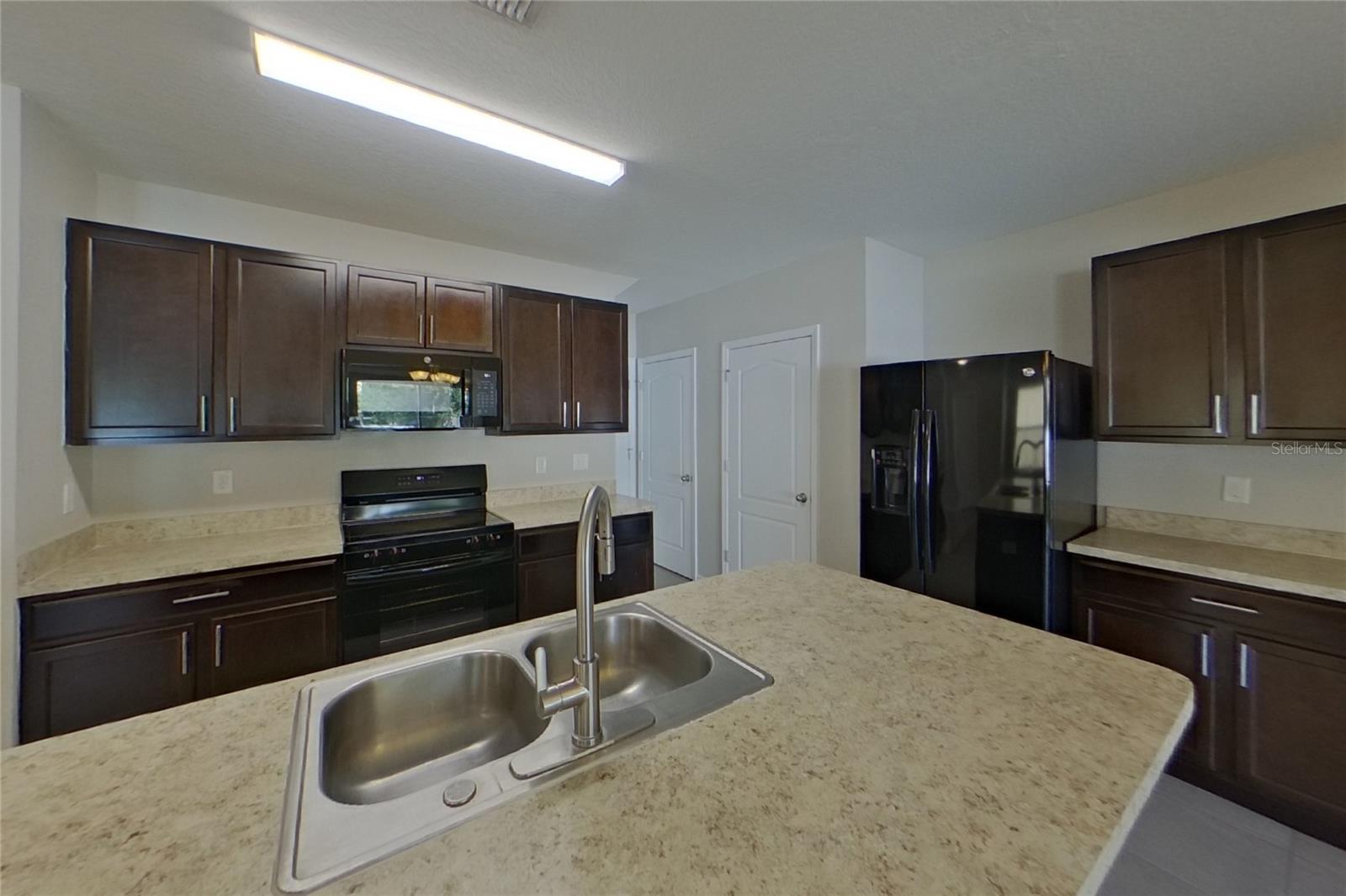 Home in RIVERVIEW — photo 5