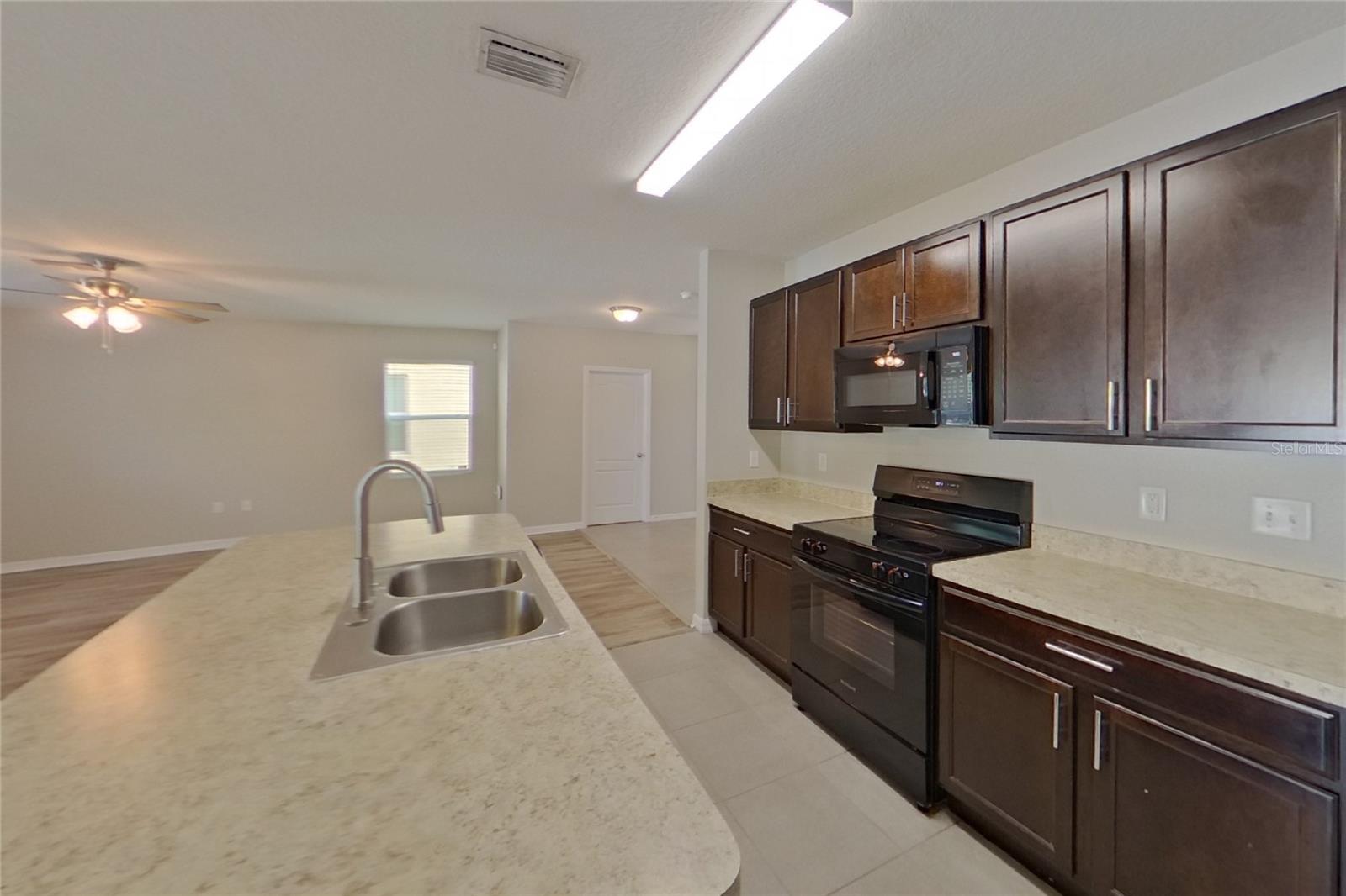 Home in RIVERVIEW — photo 6