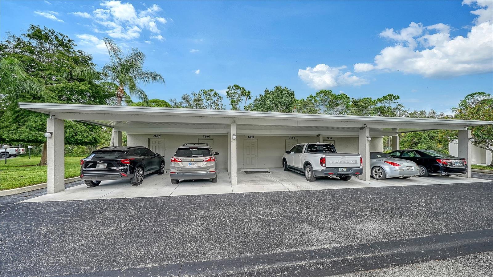 7652 EAGLE CREEK DR #7598 — photo 42