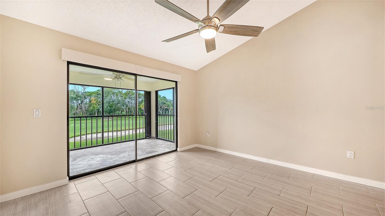 7652 EAGLE CREEK DR #7598 — photo 15