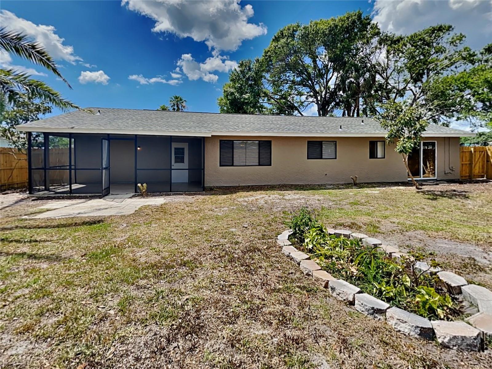 Home in NORTH PORT — photo 16