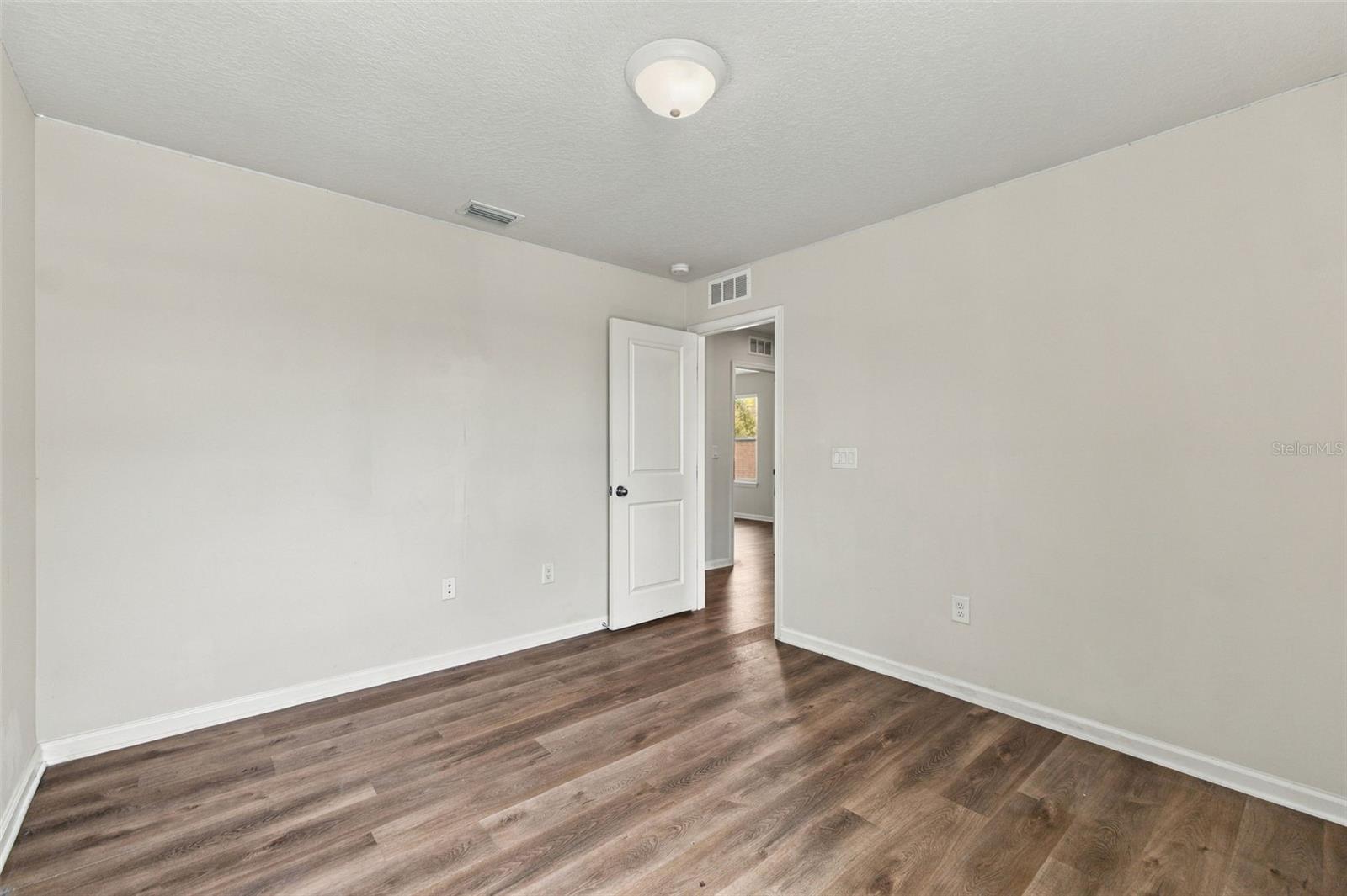 10646 HAWKS LANDING DR — photo 34