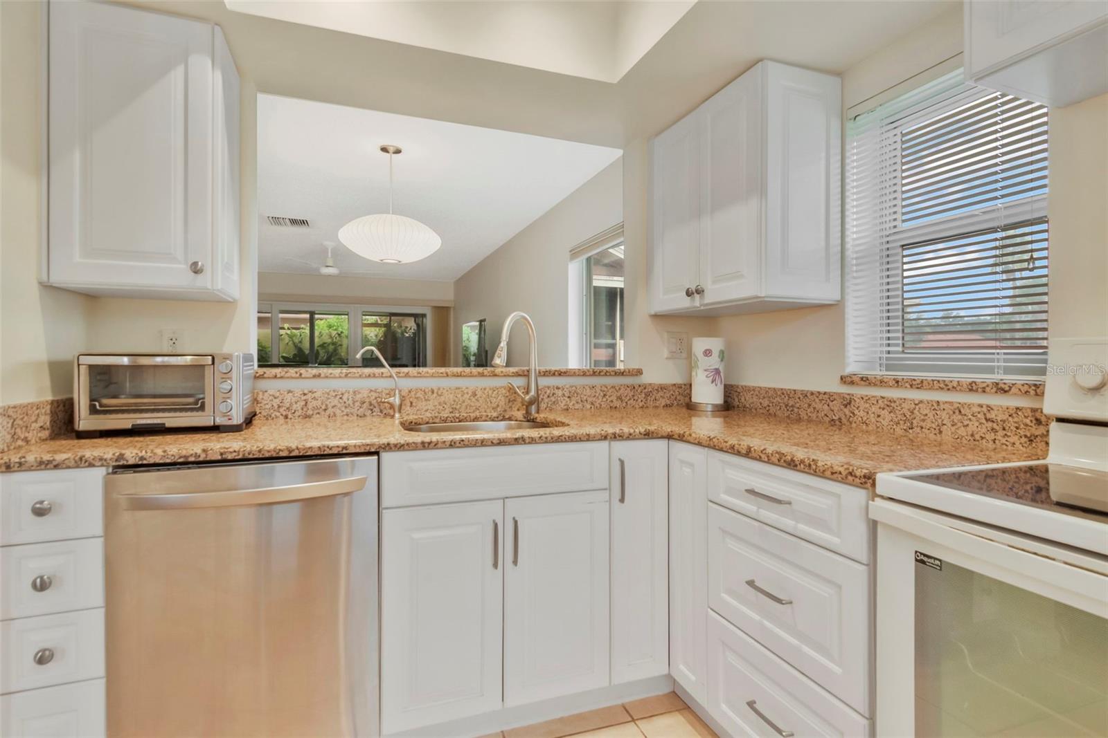 2452 LAURELWOOD DR #C — photo 8