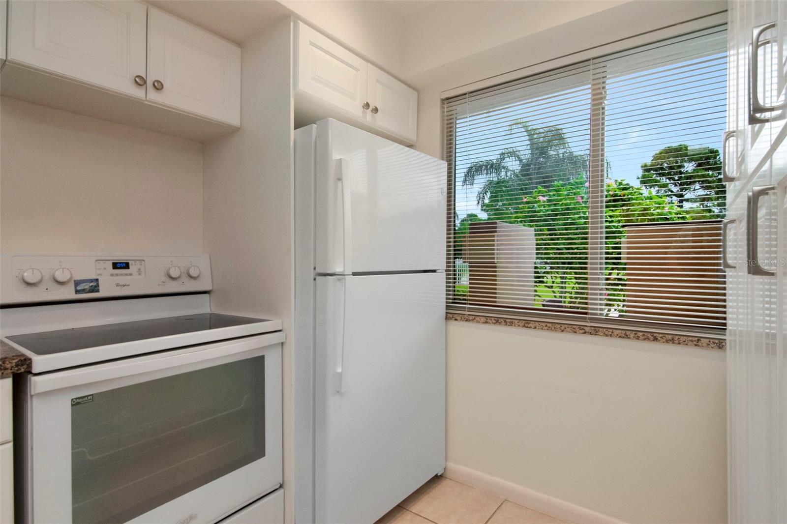 2452 LAURELWOOD DR #C — photo 10