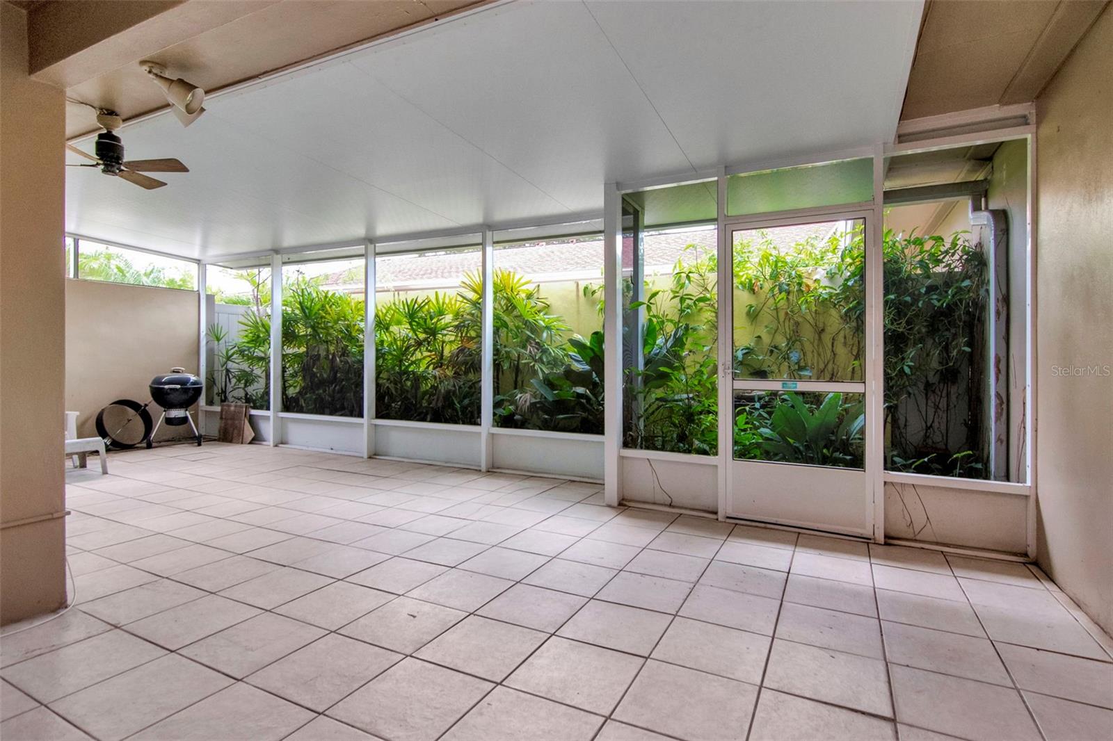 2452 LAURELWOOD DR #C — photo 32