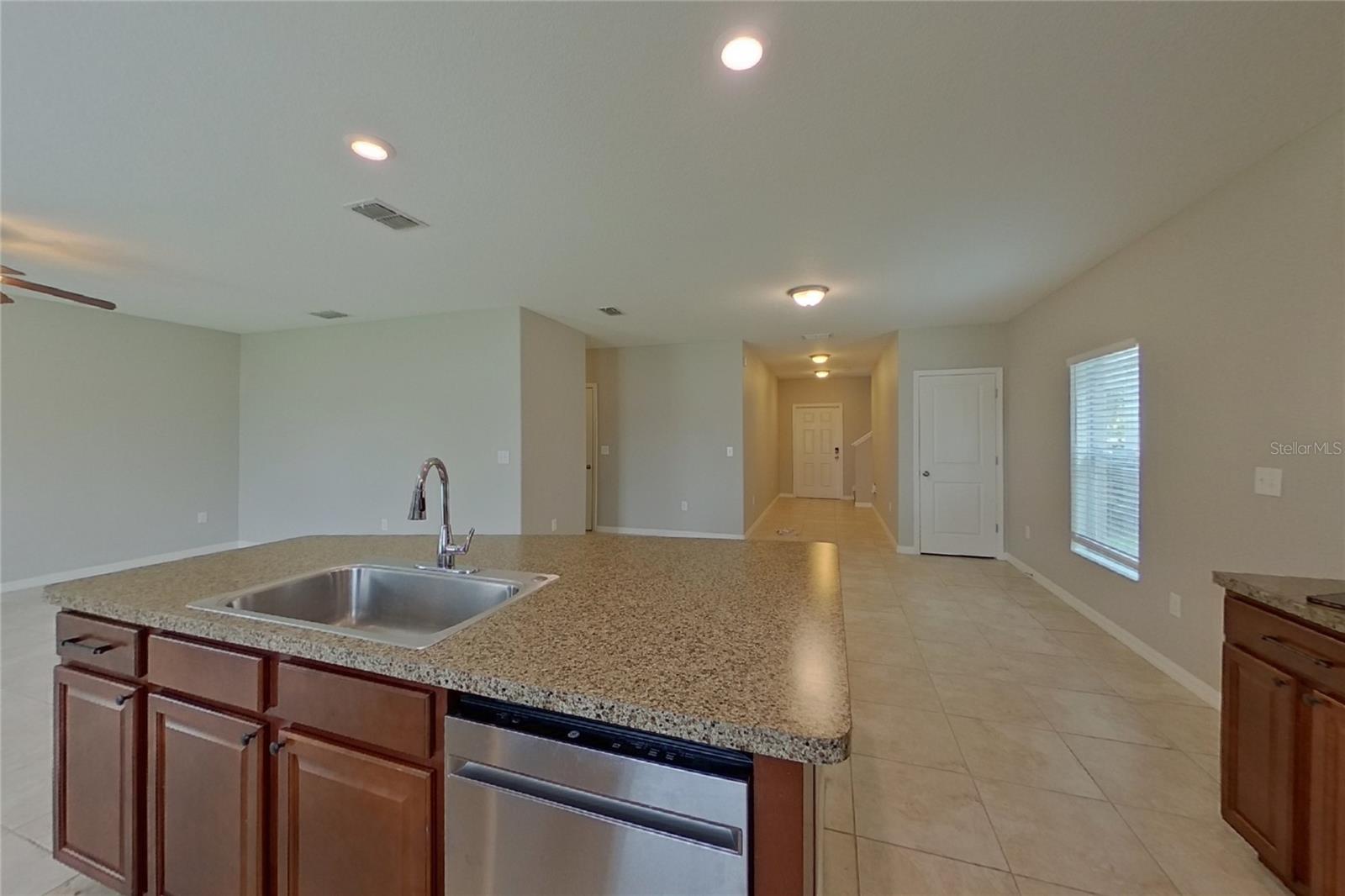 Home in WIMAUMA — photo 5