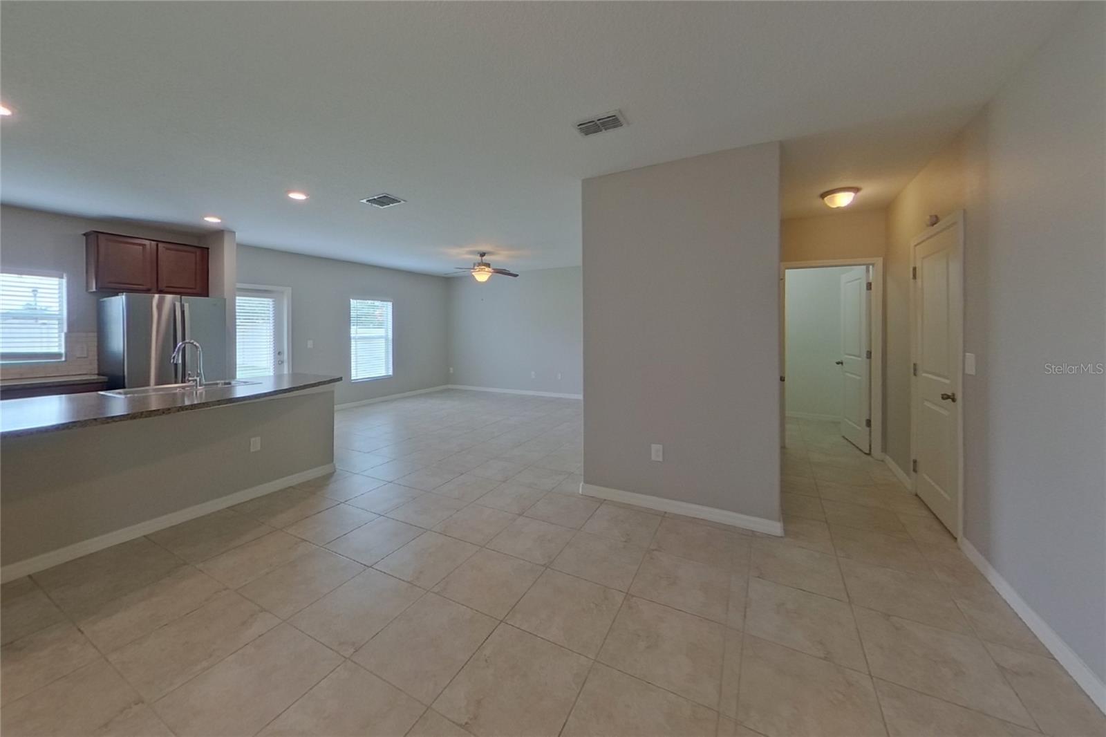 Home in WIMAUMA — photo 3