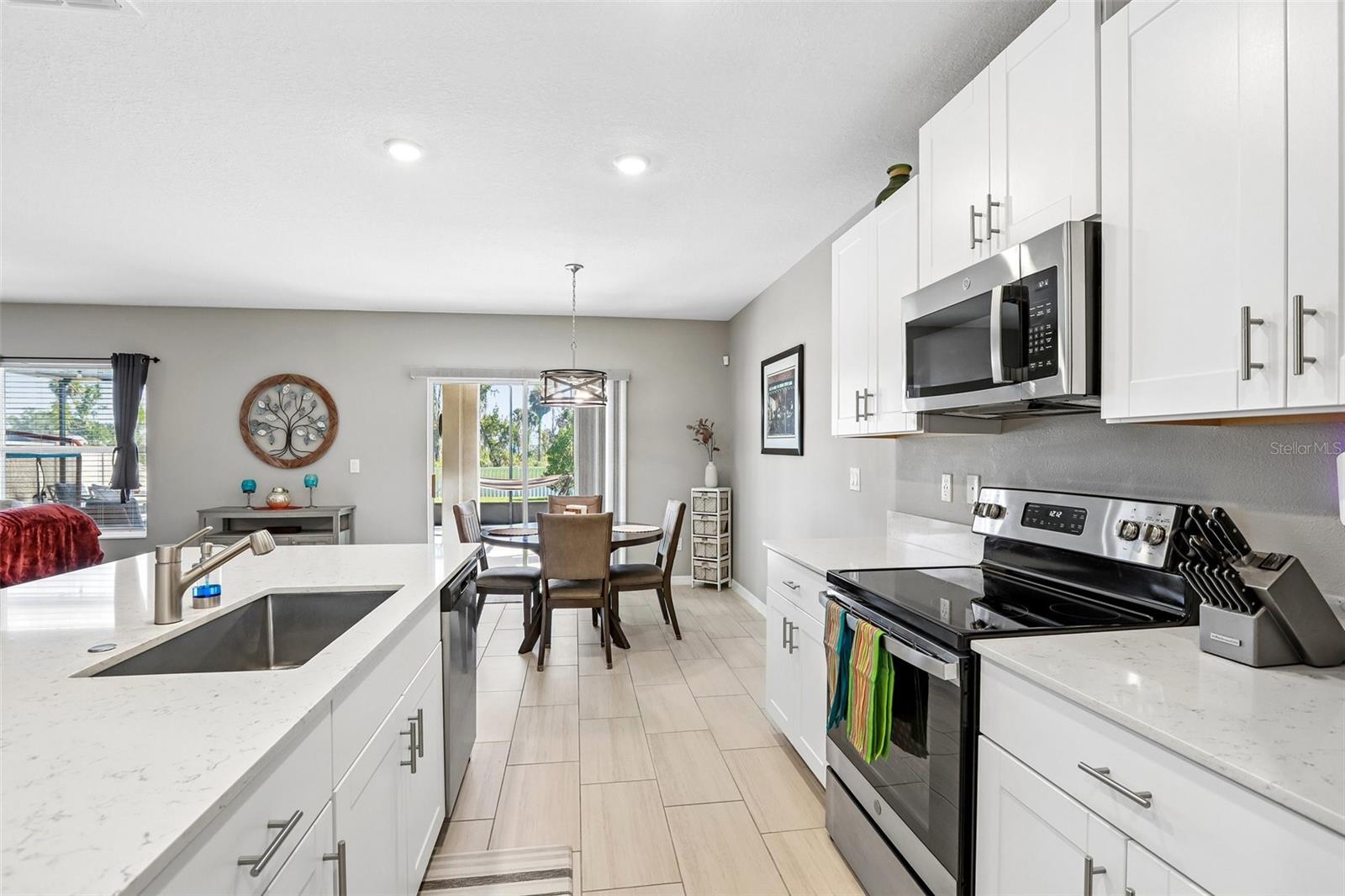 4048 CAPRI COAST DR — photo 8