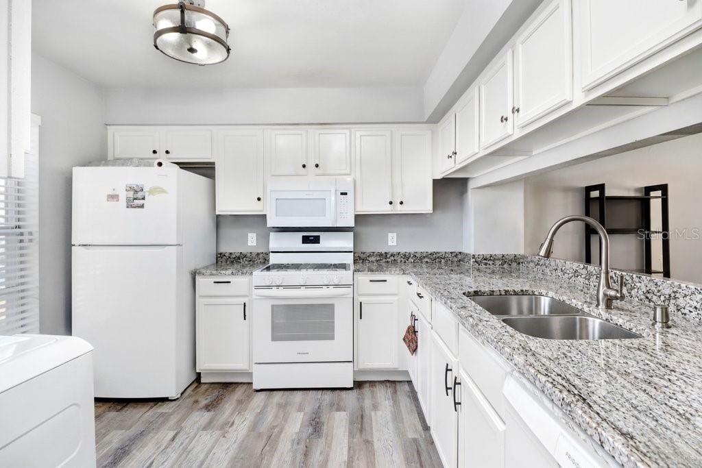 5236 SUNRIDGE PALMS DR #5236 — photo 6