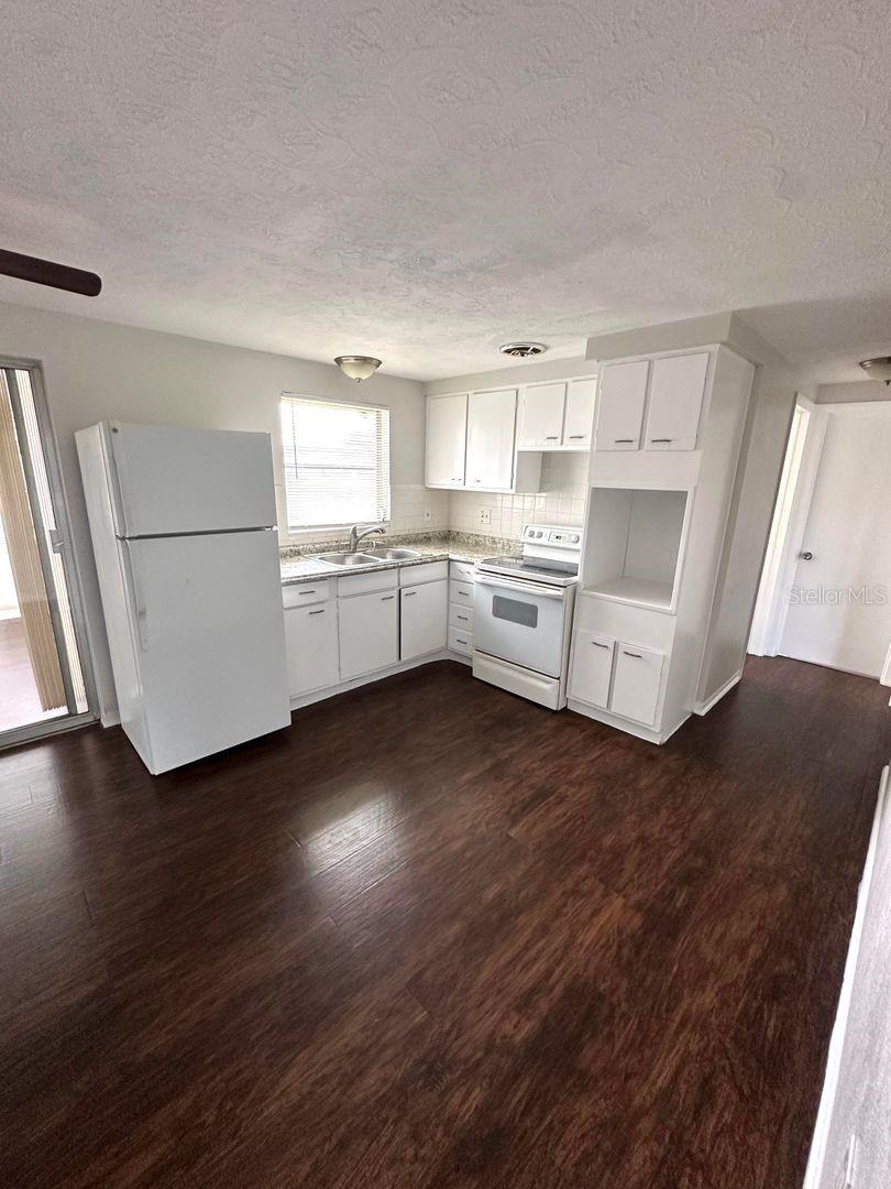 2151 DIXIE GARDEN LOOP — photo 7