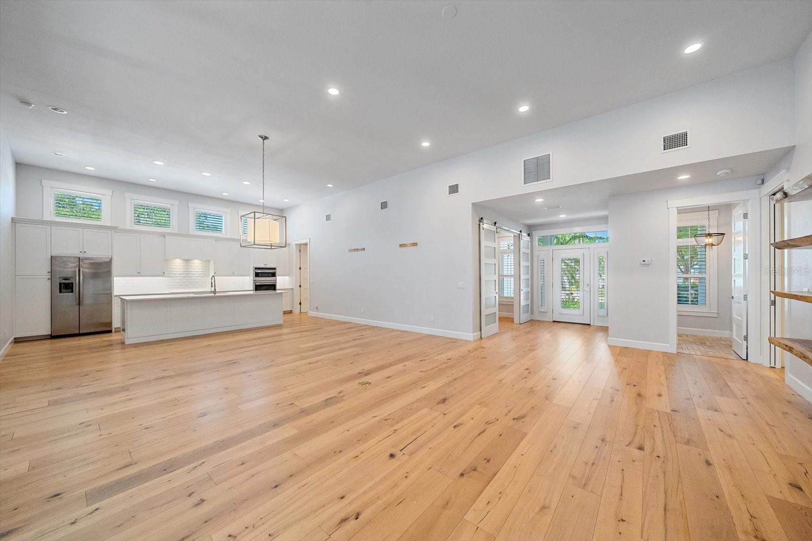 2436 ARLINGTON ST — photo 9