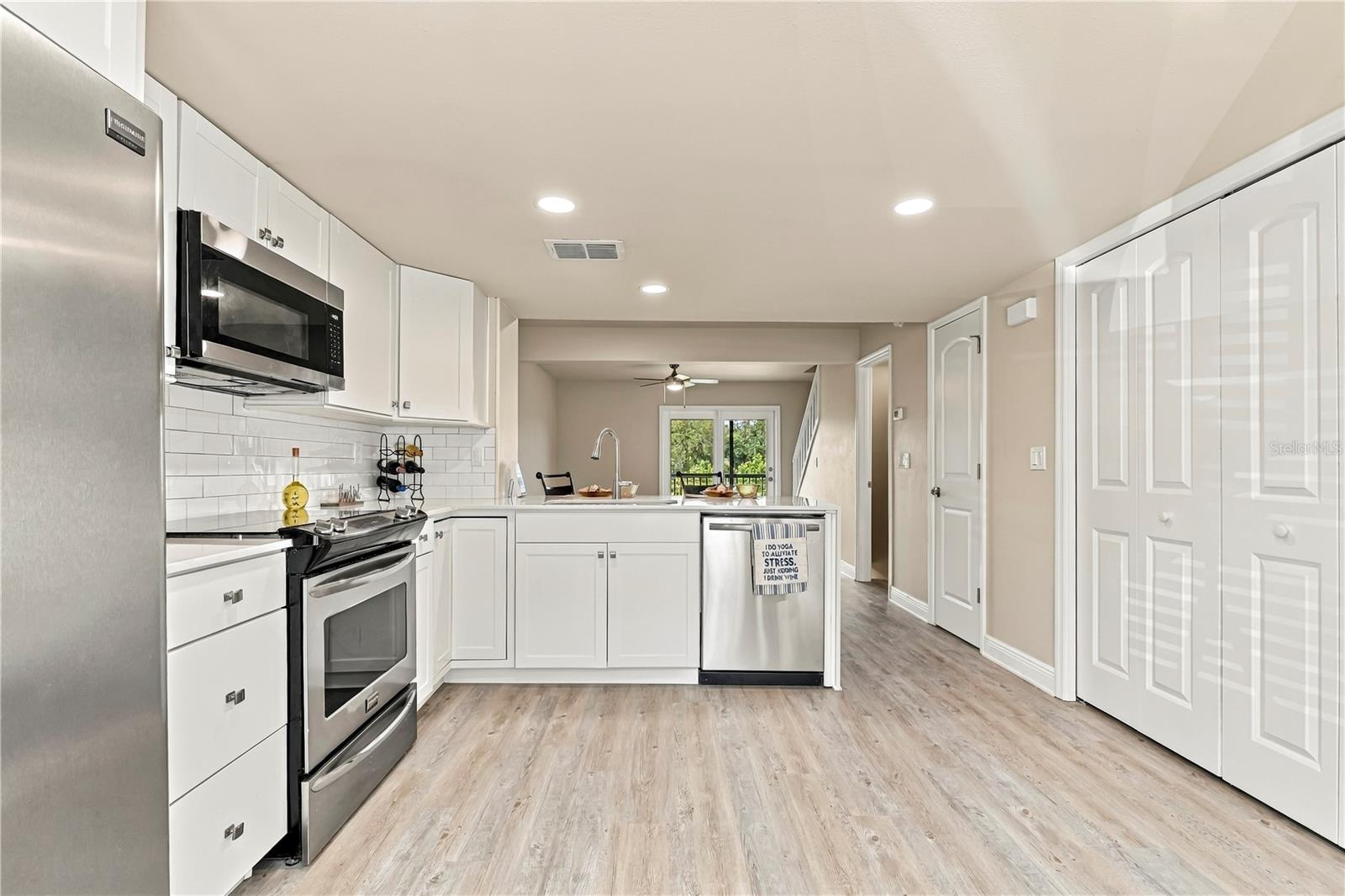 1202 BRIGADOON DR — photo 4