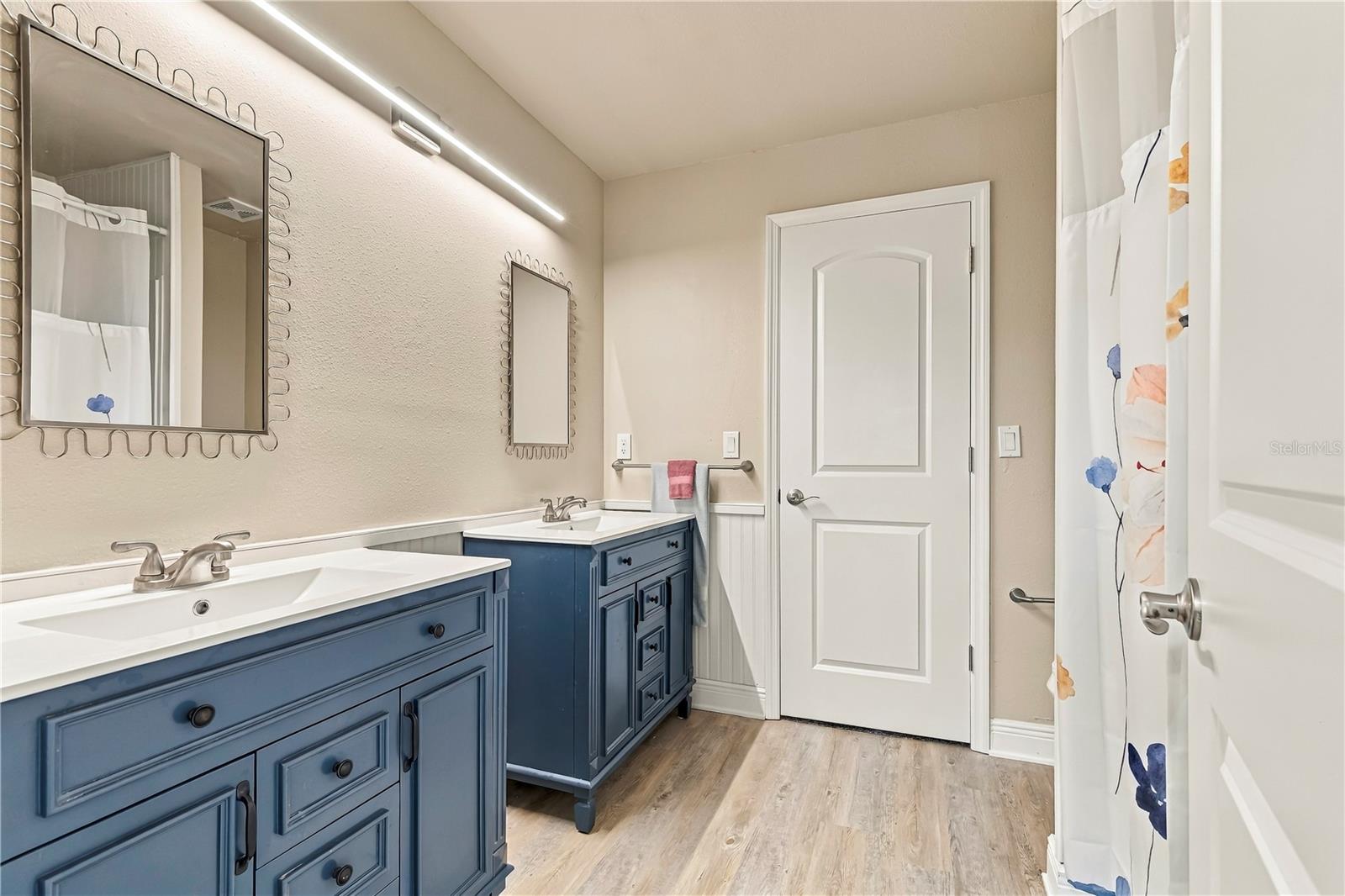 1202 BRIGADOON DR — photo 31