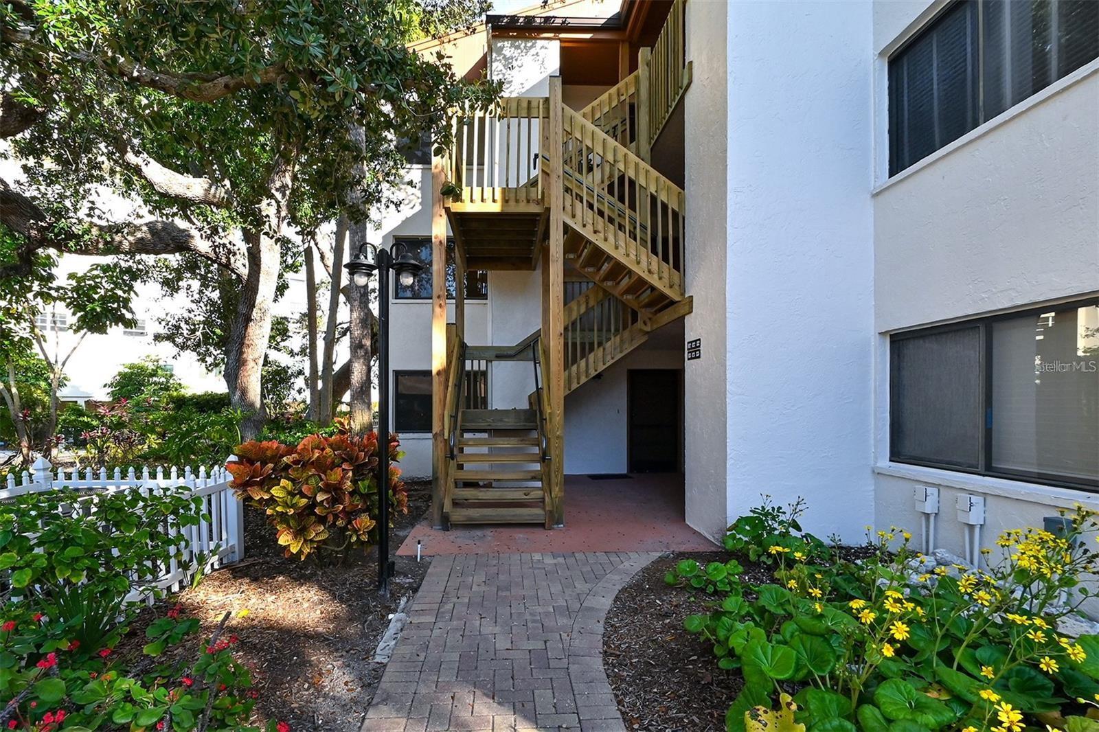 1900 COVE II PL #122 — photo 3