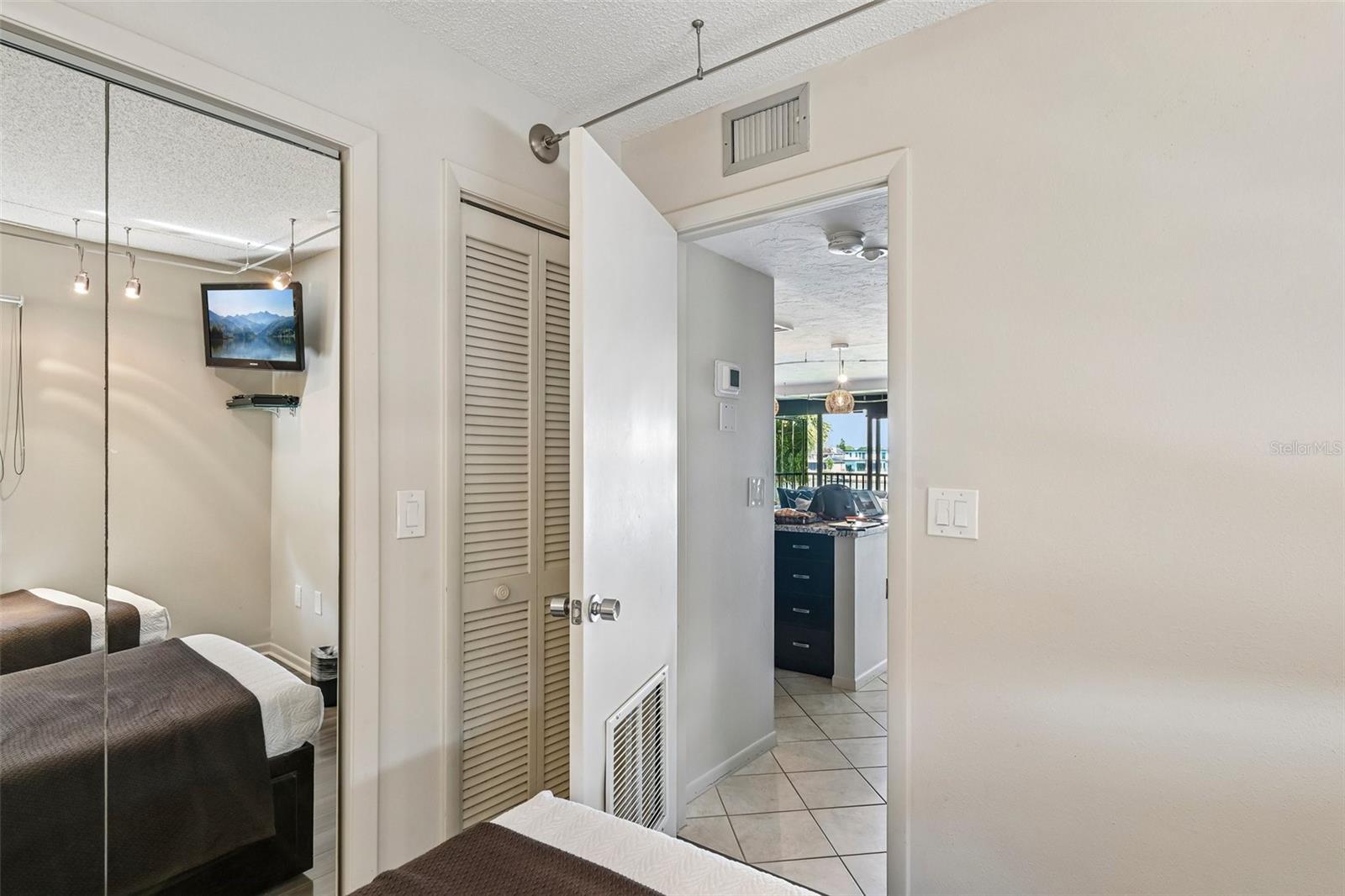 1900 COVE II PL #122 — photo 44