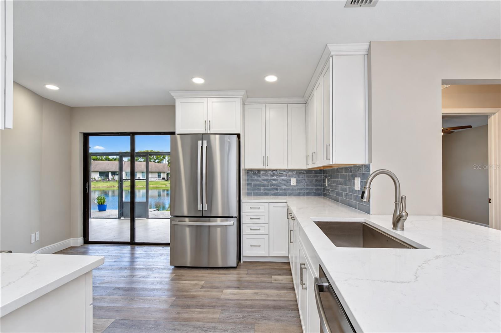3942 SHORESIDE CIR — photo 8