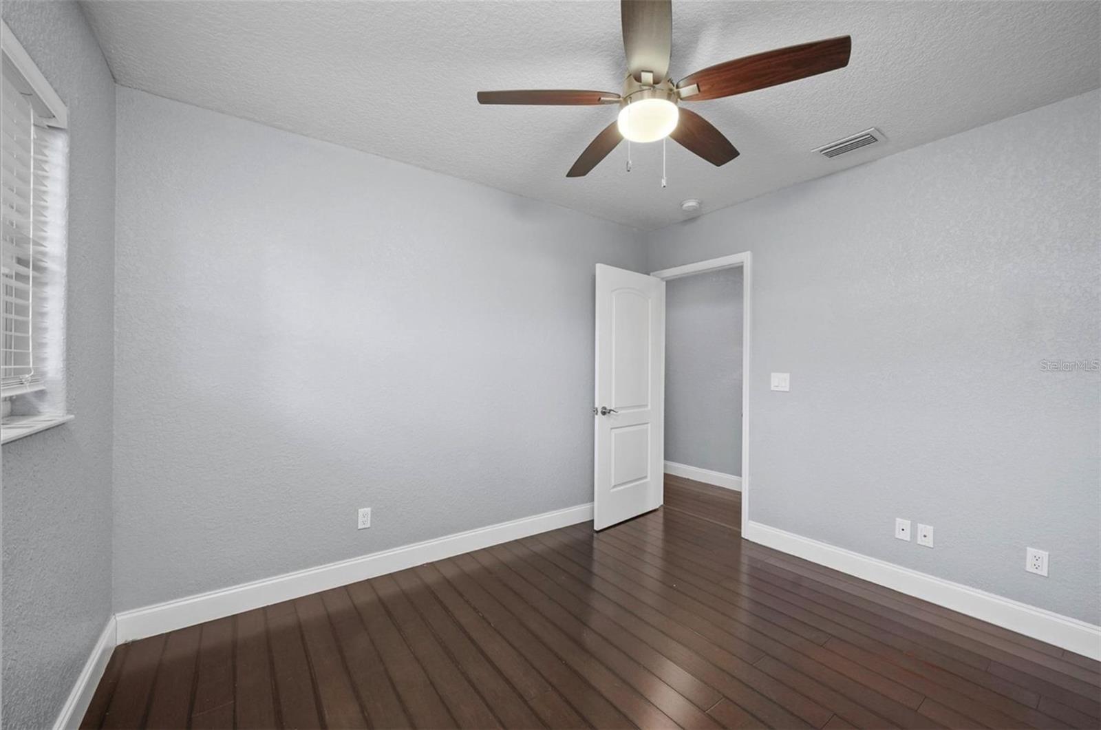 1520 S CHURCH AVE — photo 23