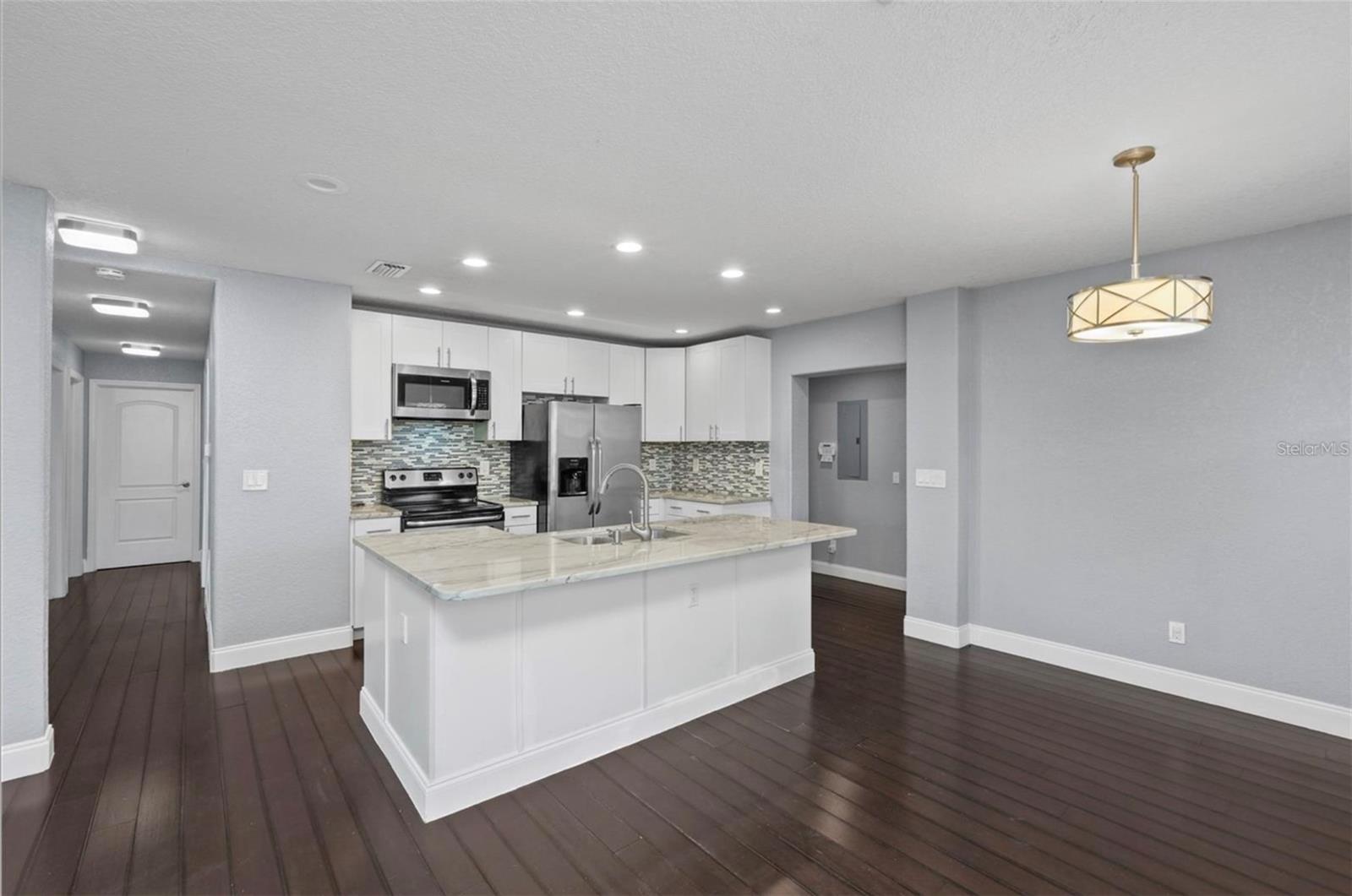 1520 S CHURCH AVE — photo 14