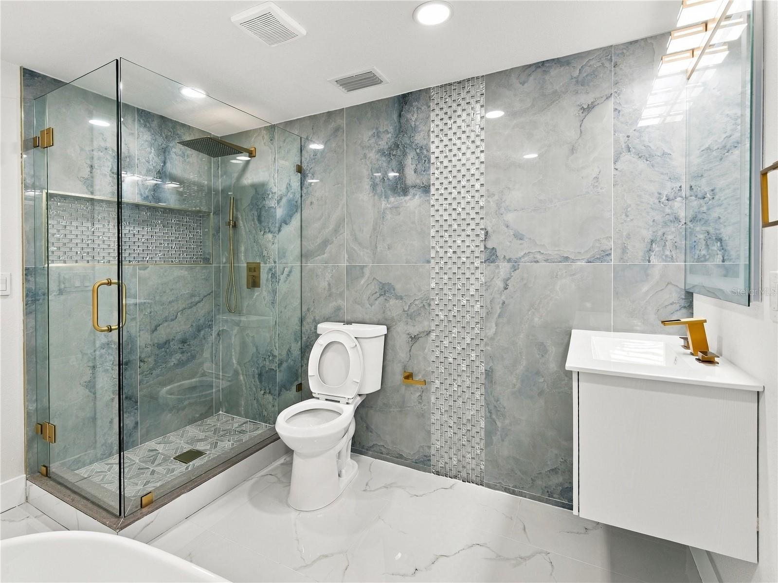 8423 N PACKWOOD AVE — photo 18