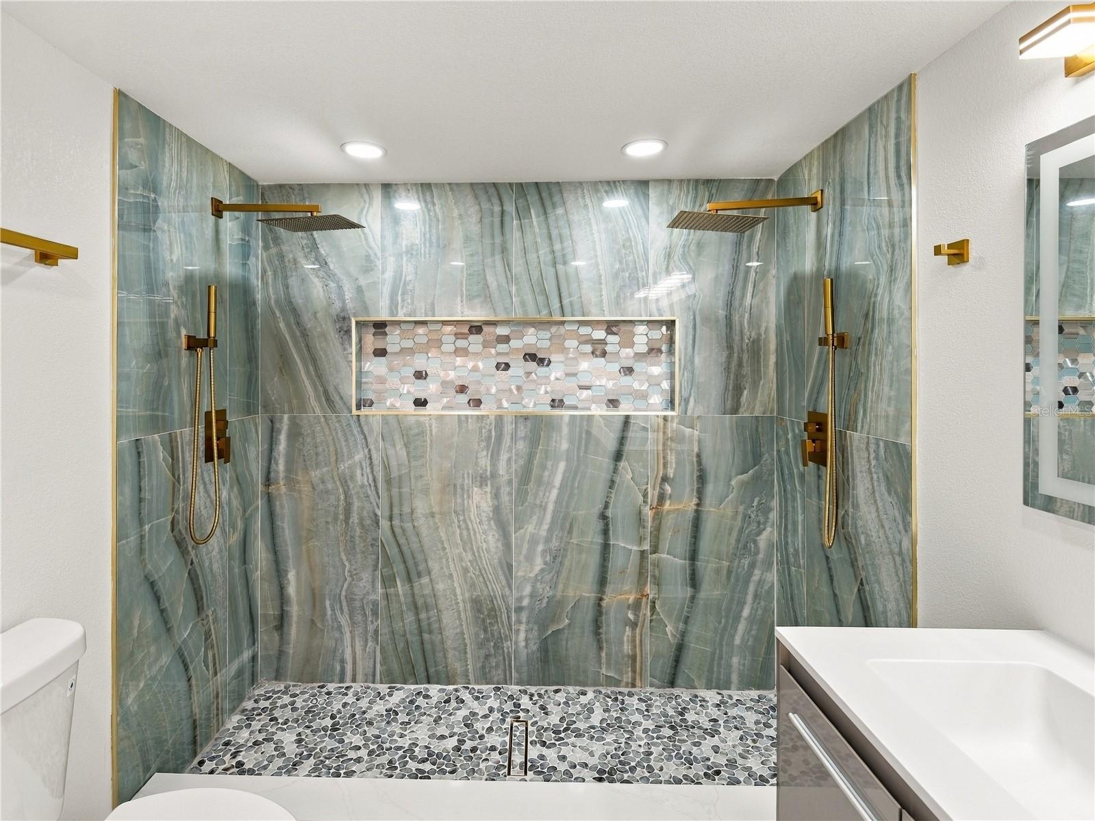 8423 N PACKWOOD AVE — photo 14