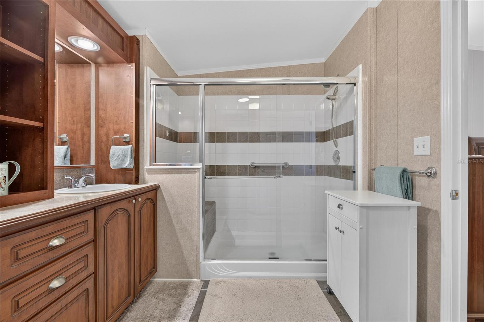 10054 COLLINGWOOD AVE — photo 18