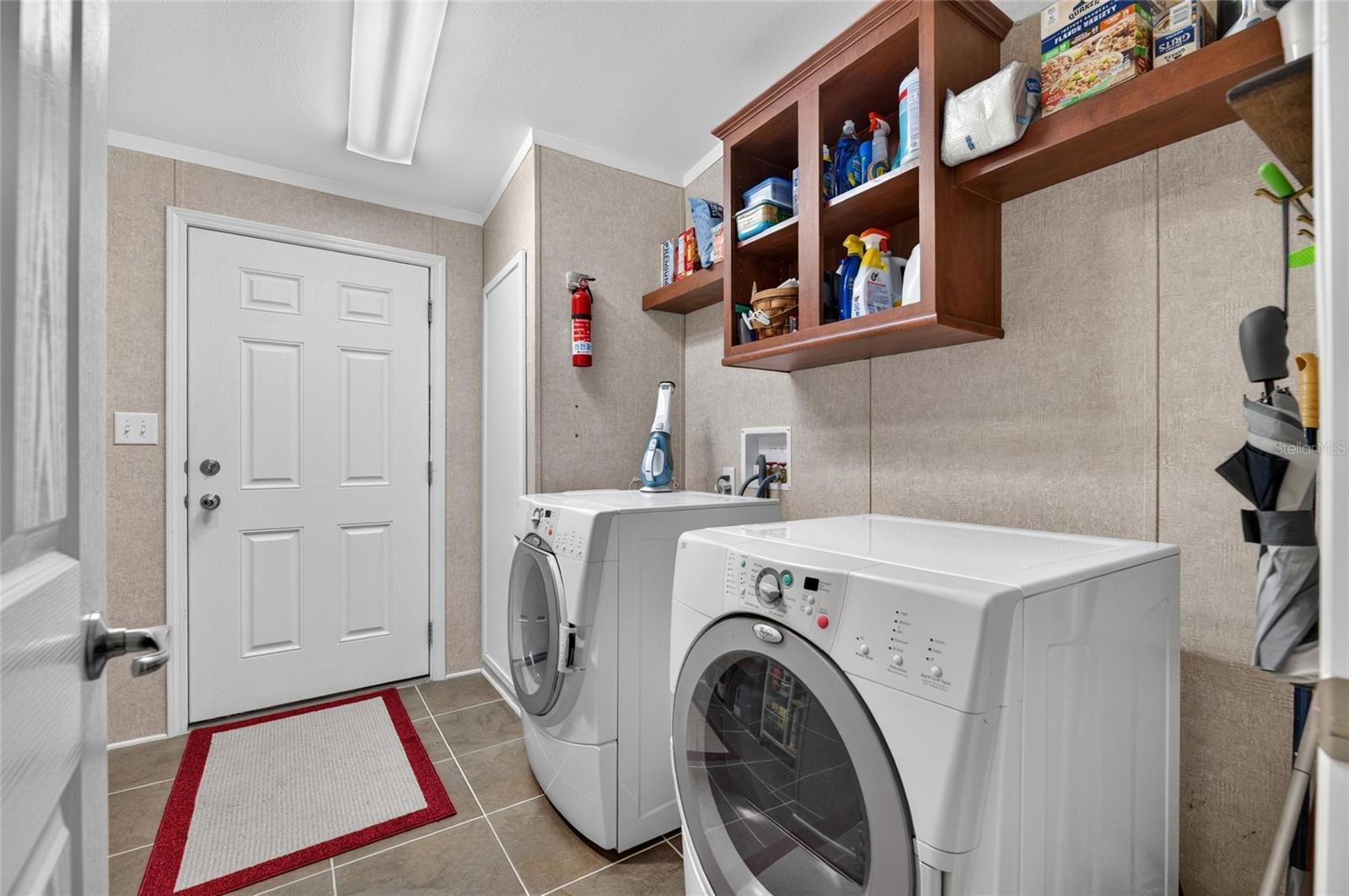 10054 COLLINGWOOD AVE — photo 25