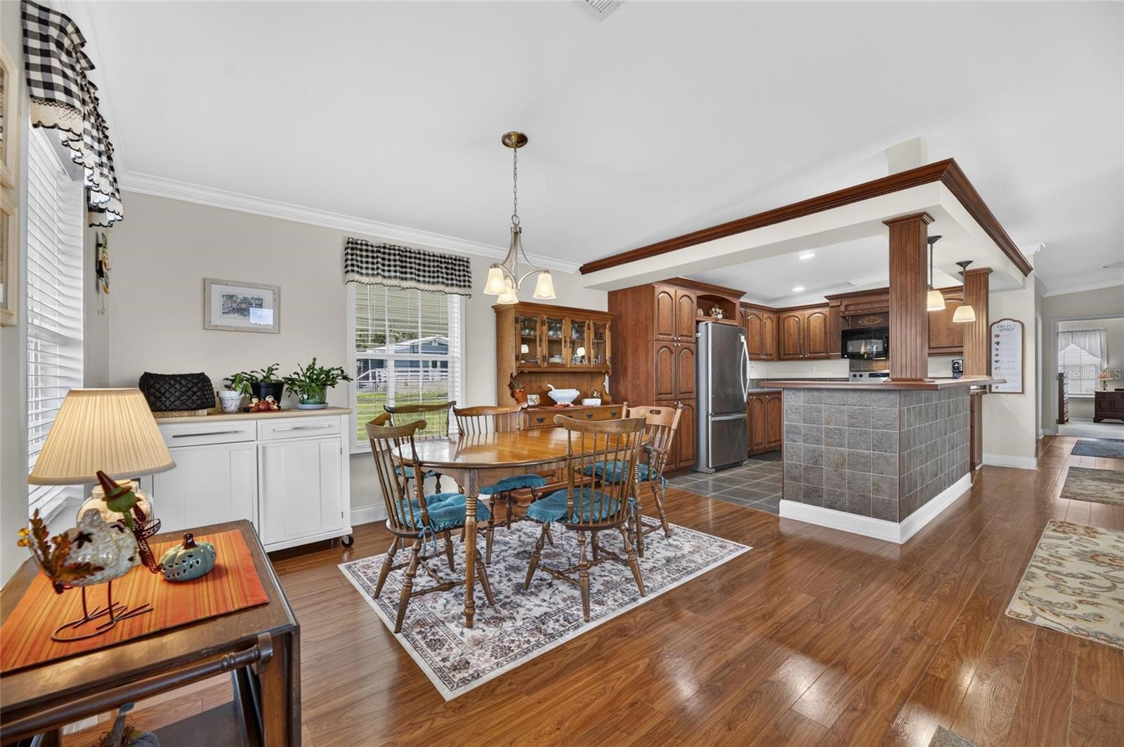 10054 COLLINGWOOD AVE — photo 11