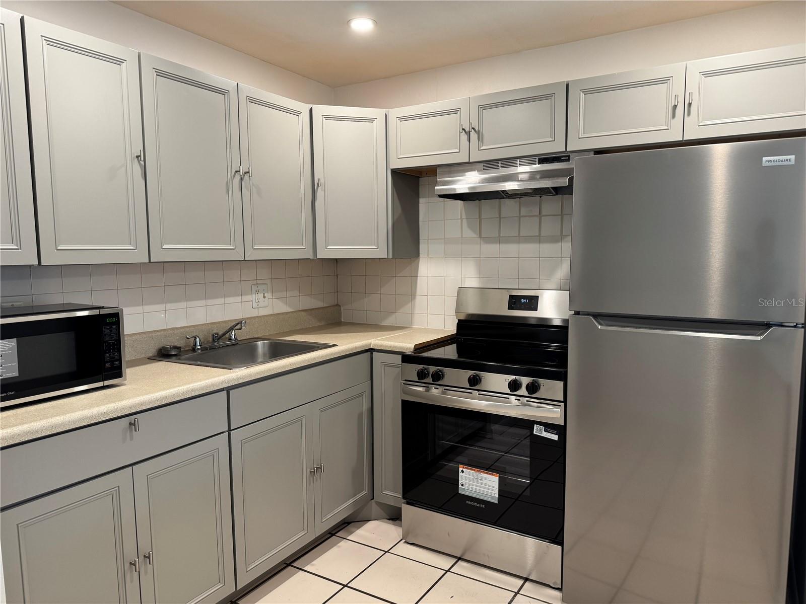 2501 HARN BLVD #H20 — photo 2