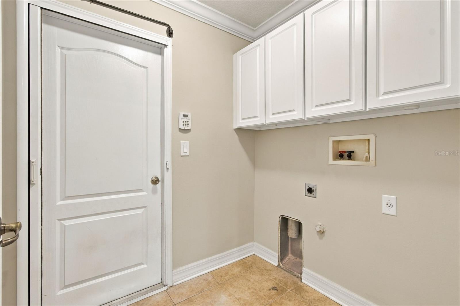 7526 DEER PATH LN — photo 16