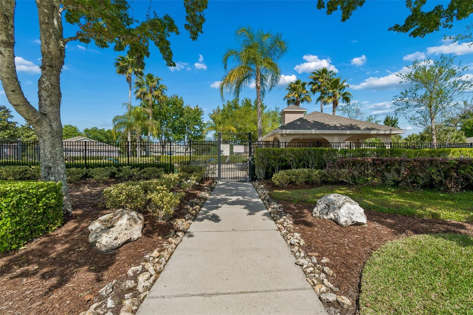 7526 DEER PATH LN — photo 39