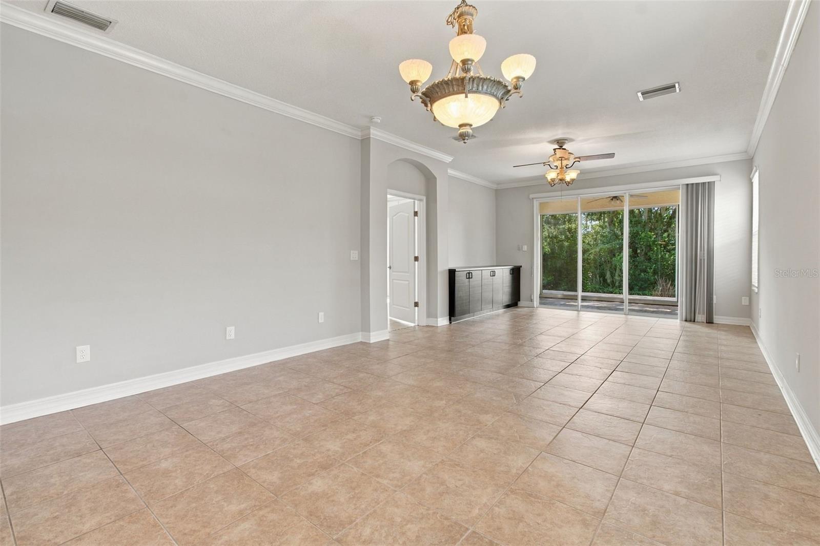7526 DEER PATH LN — photo 7