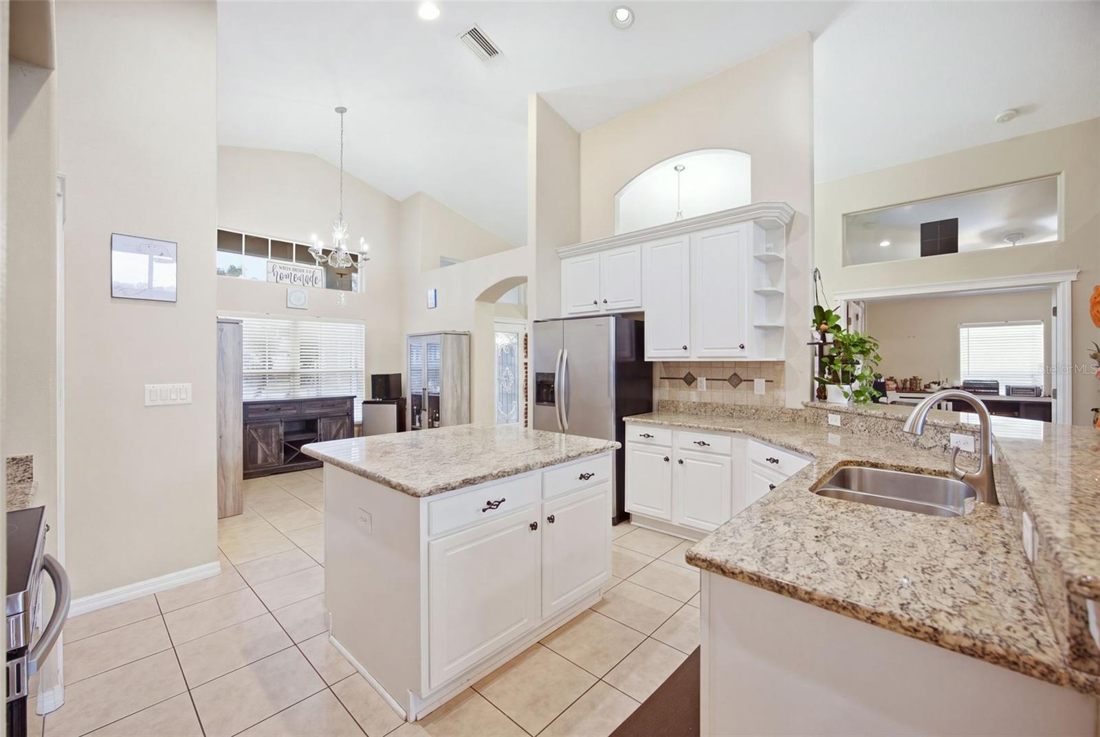 4818 DIAMONDS PALM LOOP — photo 10