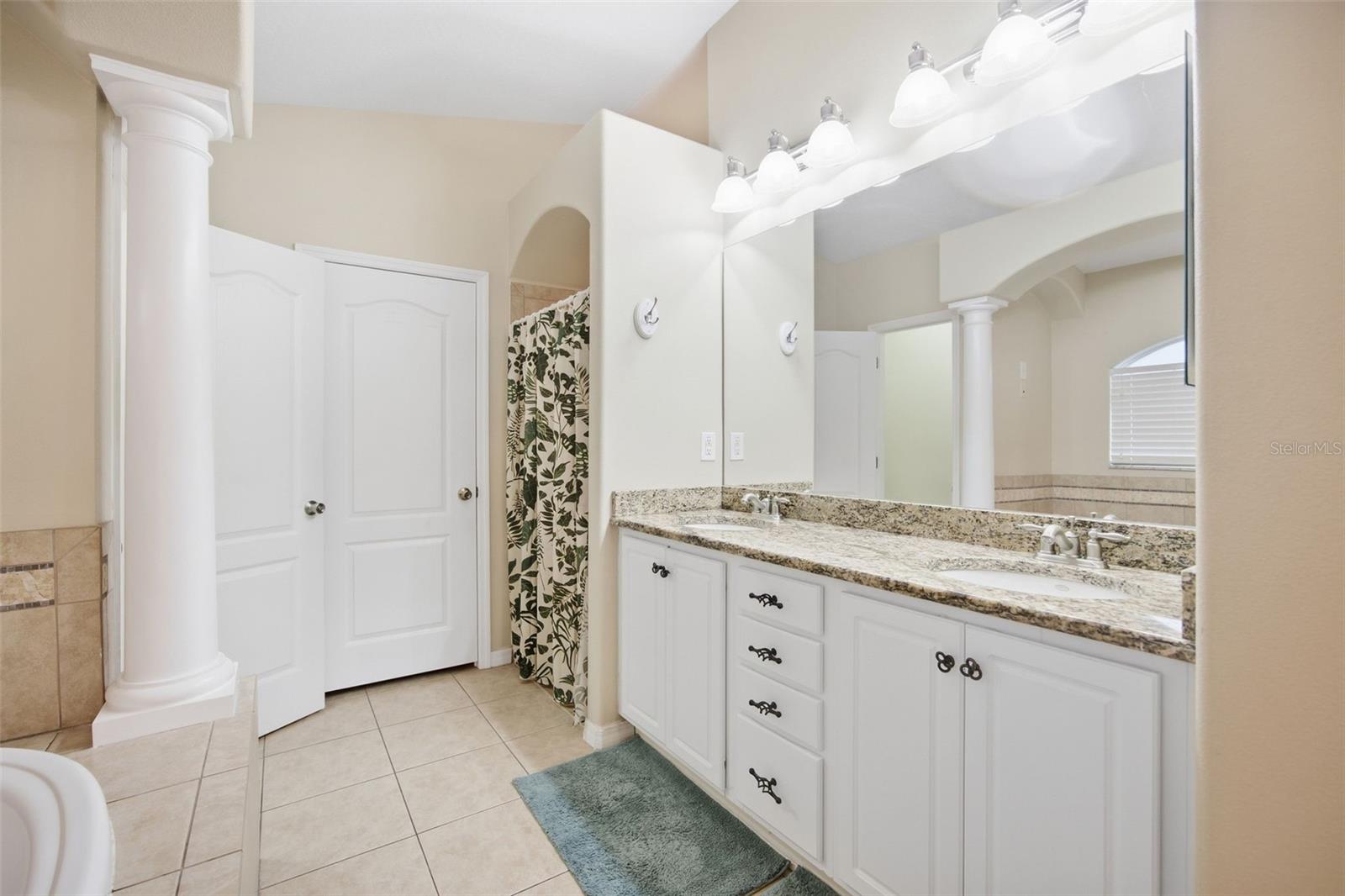 4818 DIAMONDS PALM LOOP — photo 25