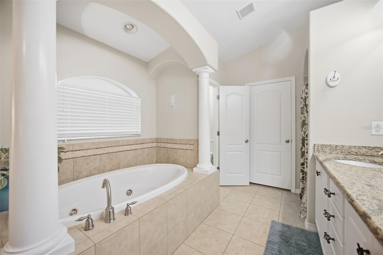 4818 DIAMONDS PALM LOOP — photo 27