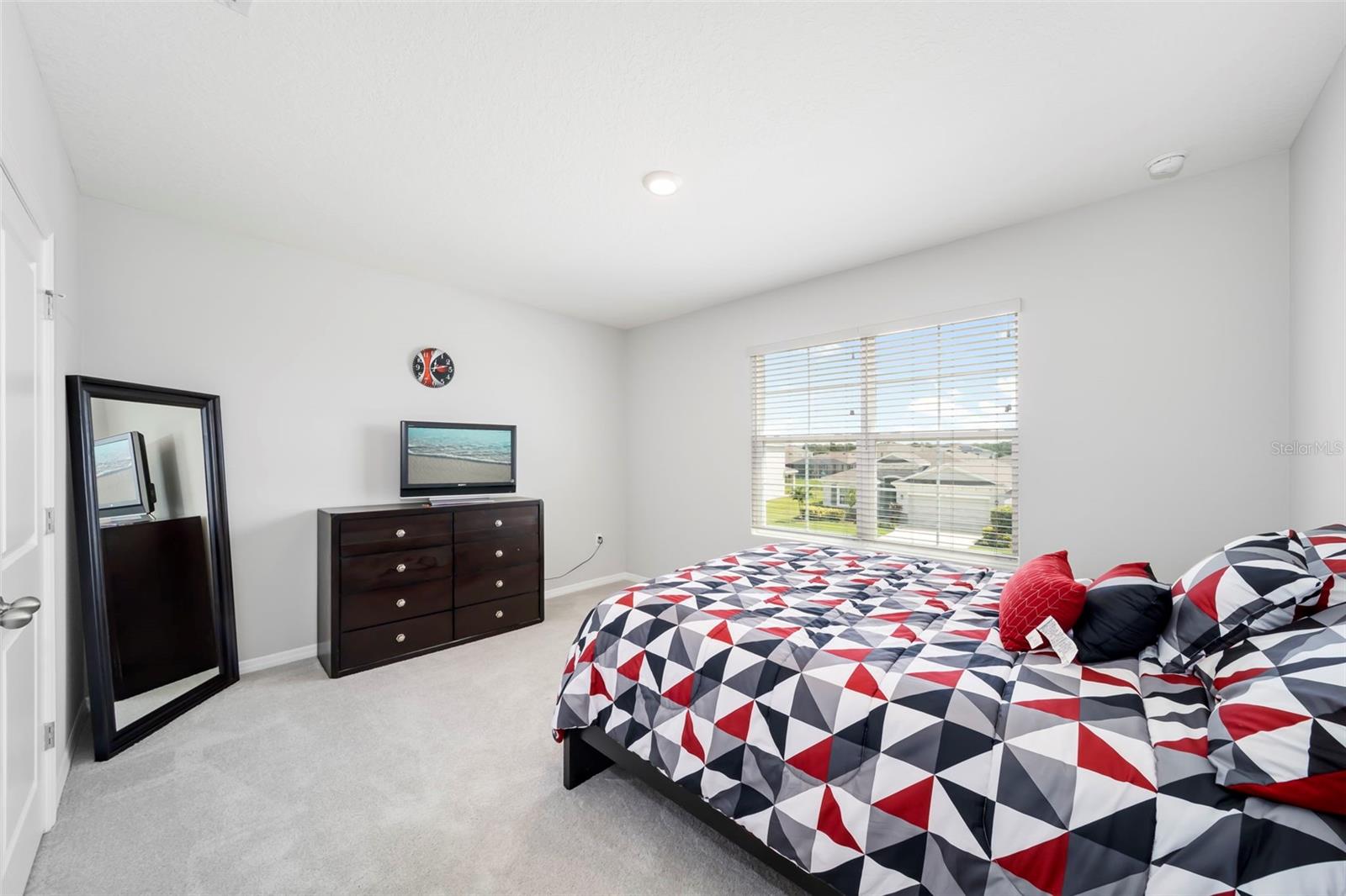 512 158TH ST E — photo 30