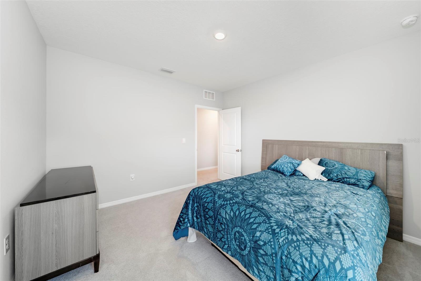 512 158TH ST E — photo 36