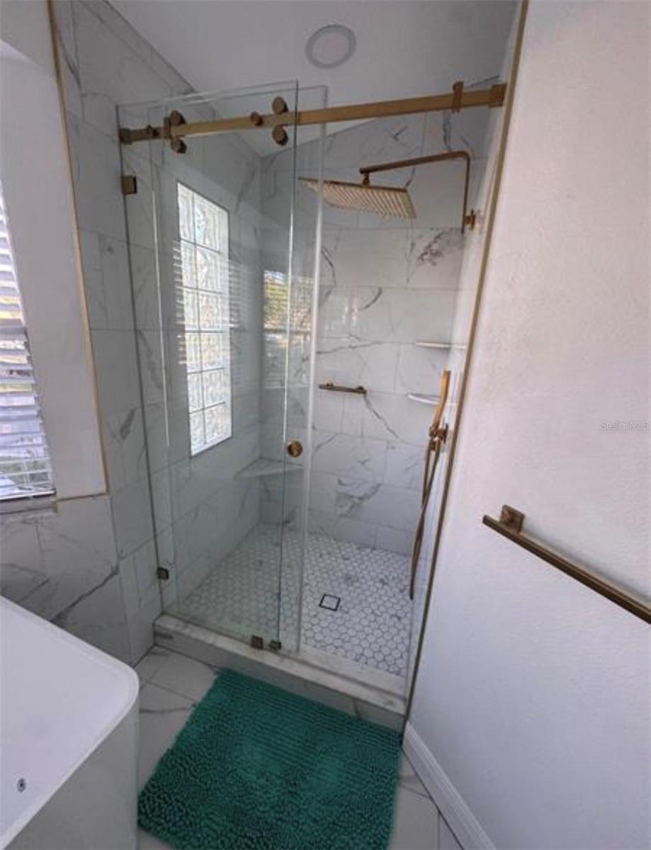 5451 TROPIC DR — photo 11