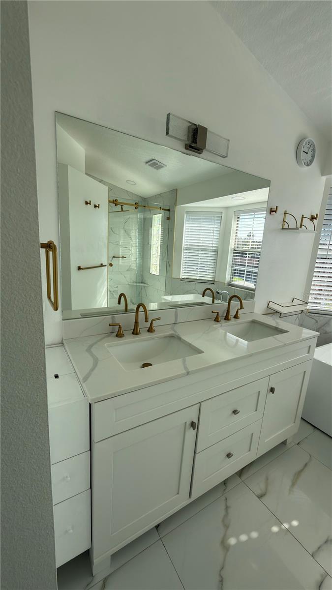5451 TROPIC DR — photo 17