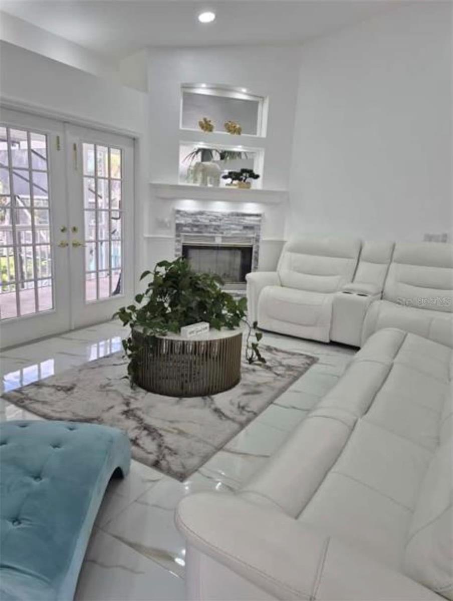 5451 TROPIC DR — photo 6