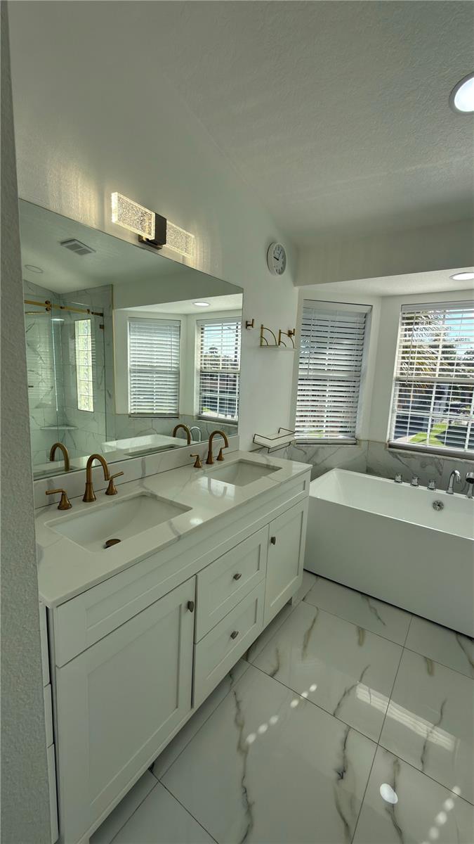5451 TROPIC DR — photo 16