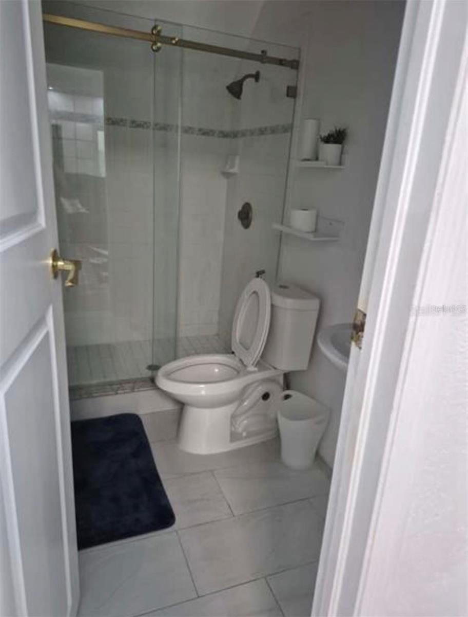 5451 TROPIC DR — photo 13