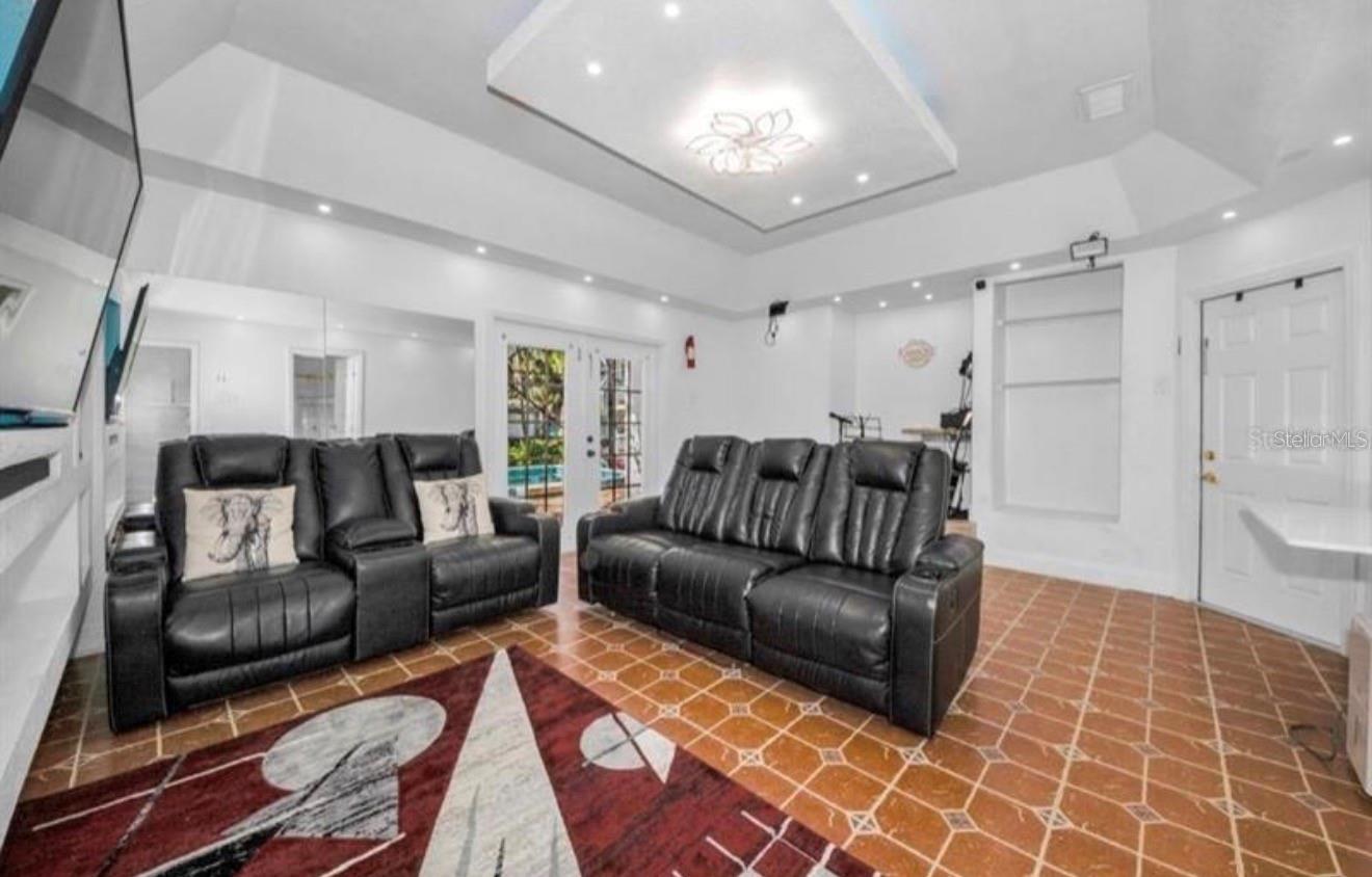 5451 TROPIC DR — photo 21