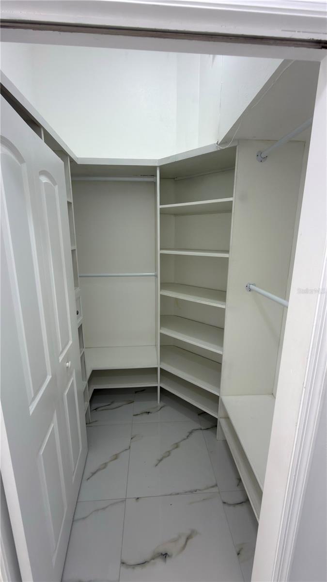 5451 TROPIC DR — photo 9