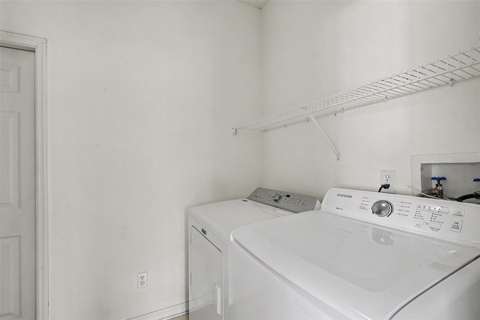 517 GREG ST — photo 15