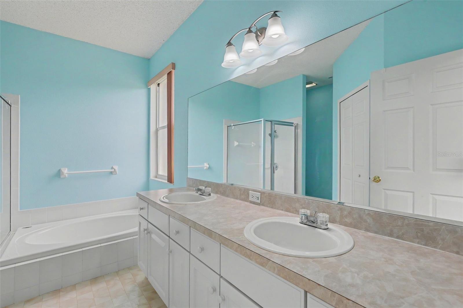517 GREG ST — photo 20