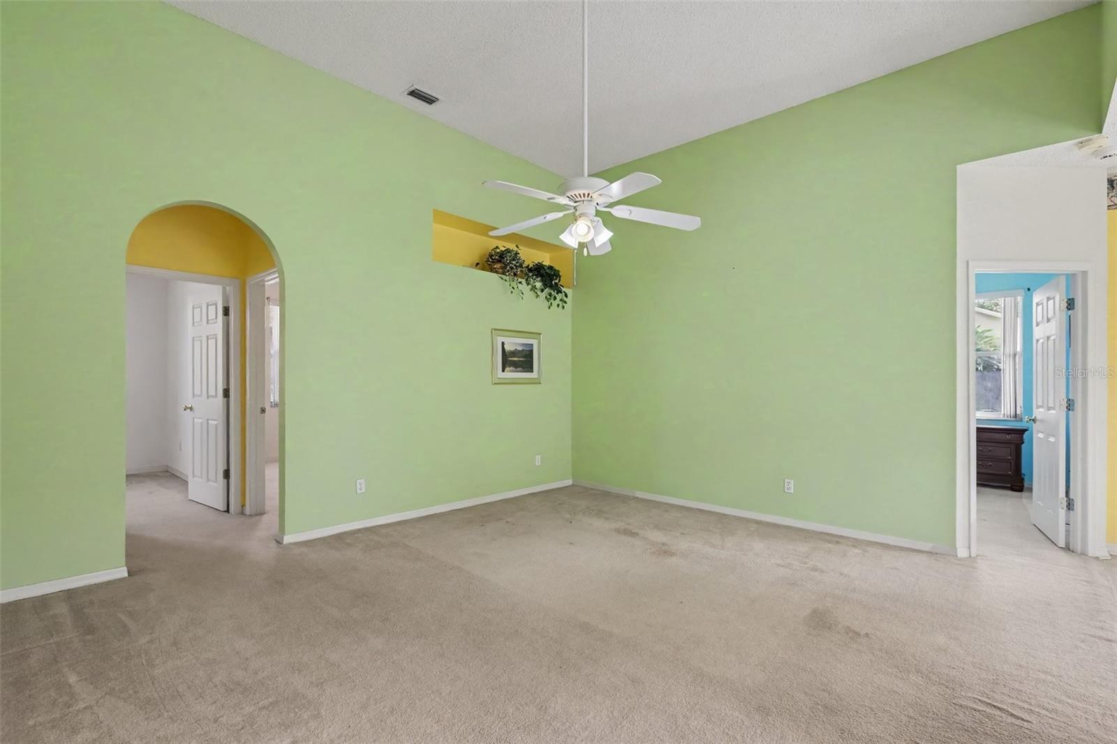 517 GREG ST — photo 12